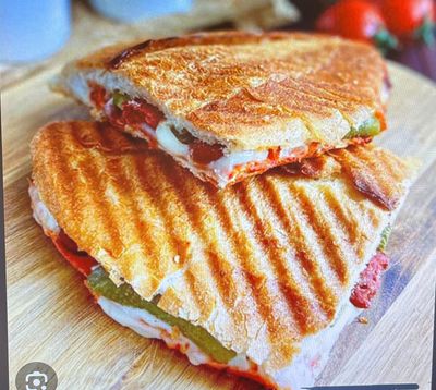 Sucuklu Tost