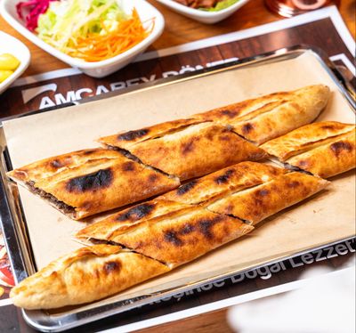 Dönerli Kaşarlı Pide