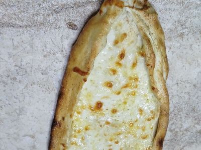 Kaşarlı Pide