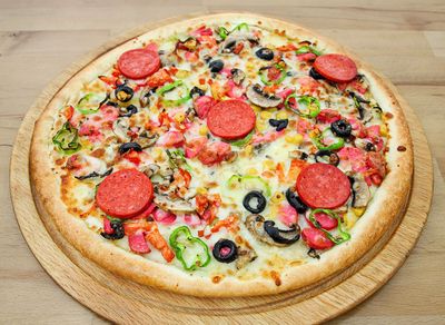 Kavurmalı Kaşarlı Pizza