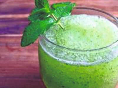 Ev Yapımı Naneli Limonata