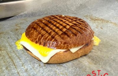 3 Peynirli Poğaça Tost