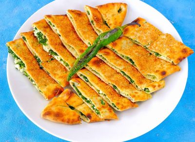 Ispanaklı Kaşarlı Pide