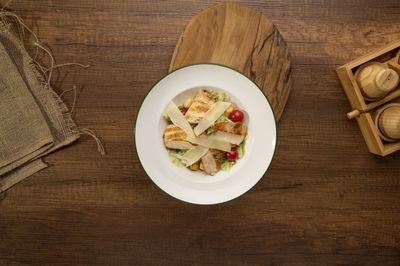 Tavuklu Sezar Salata