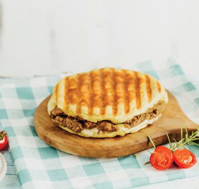 Kavurmalı Bazlama Tost