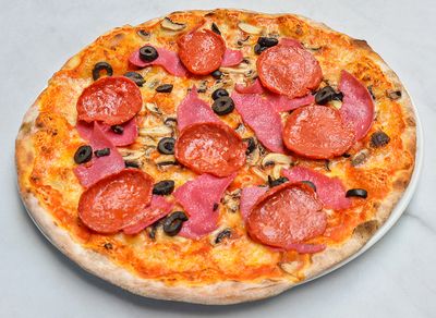Mantarlı Sosisli Pizza