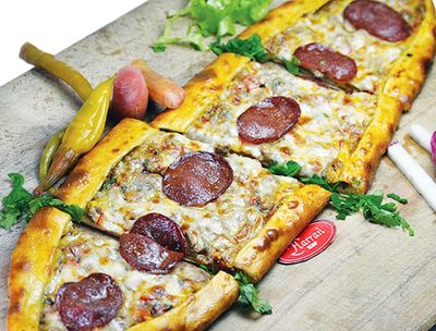 Celal Usta Karışık Pide