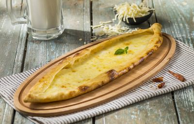 Celal Usta Kaşarlı Pide