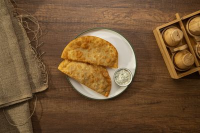 Tavuklu Kaşarlı Çiğ Börek  (2 Adet)