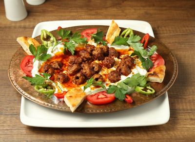 Altı Ezmeli Kebap Et Şişten