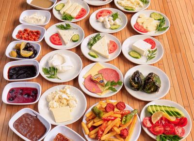 Serpme Kahvaltı Tabağı (4 Kişilik)