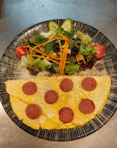 Sucuklu Kaşarlı Omlet