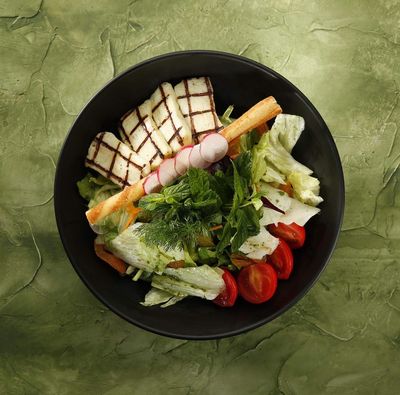 Izgara Hellim Salata