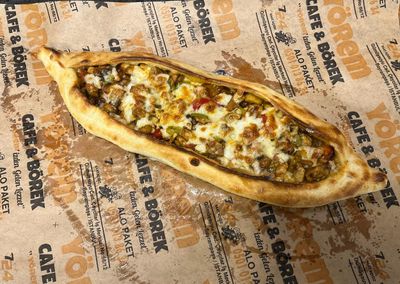 Mantarlı Kaşarlı Pide