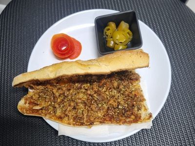 Tam Ekmek Arası Domatesli Kokoreç