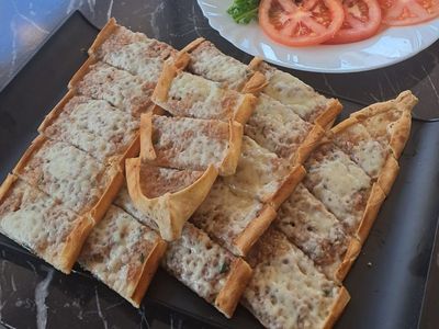 Kıymalı Kaşarlı Pide