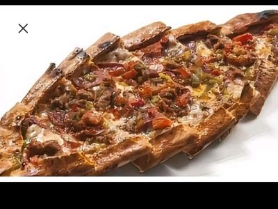 Kuşbaşılı Kaşarlı  Pide