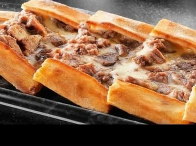 Kavurmalı Kaşarlı Yumurtalı Pide