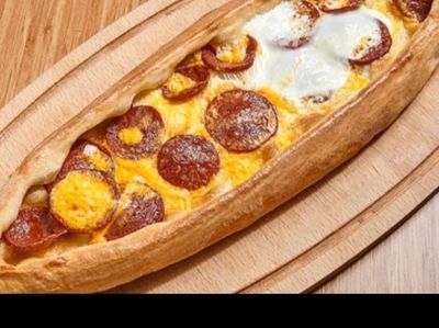 Sucuklu Yumurtalı Pide