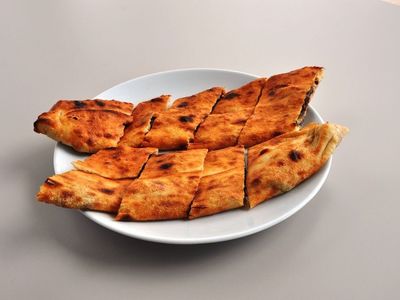 Et Dönerli Kaşarlı Pide (Kapalı)