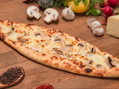 Kaşarlı Mantarlı Pide