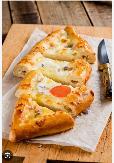 Kaşarlı Yumurtalı Pide