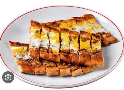 Kuşbaşılı Yumurtalı Pide