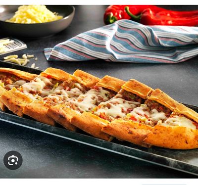 Kıymalı Kaşarlı Pide