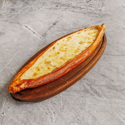 Kaşarlı Sebzeli Pide