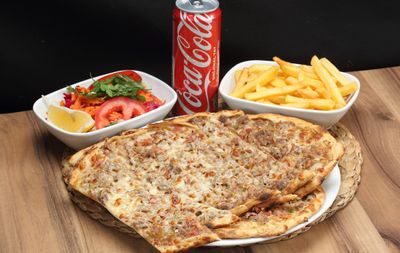 Efsane Kuşbaşılı Kaşarlı Pide Menü