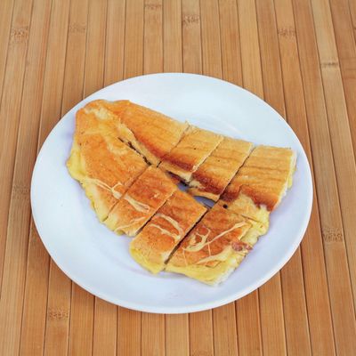 3/4 Ekmek Arası Kaşarlı Tost