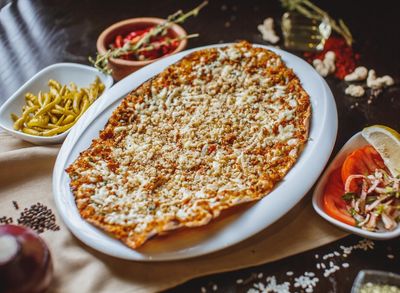 İsotlu Kaşarlı Antep Lahmacun