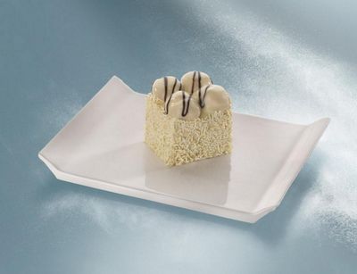 Beyaz Profiterollü Pasta