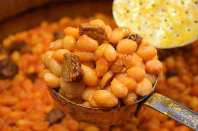 Güveçte Etli Kuru Fasulye