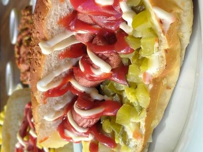 Sosi̇sli̇ Sandvi̇ç