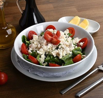 Peynirli Roka Salatası