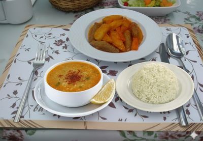 İzmir Köfte & Pilav & Ezogelin Çorbası Menü