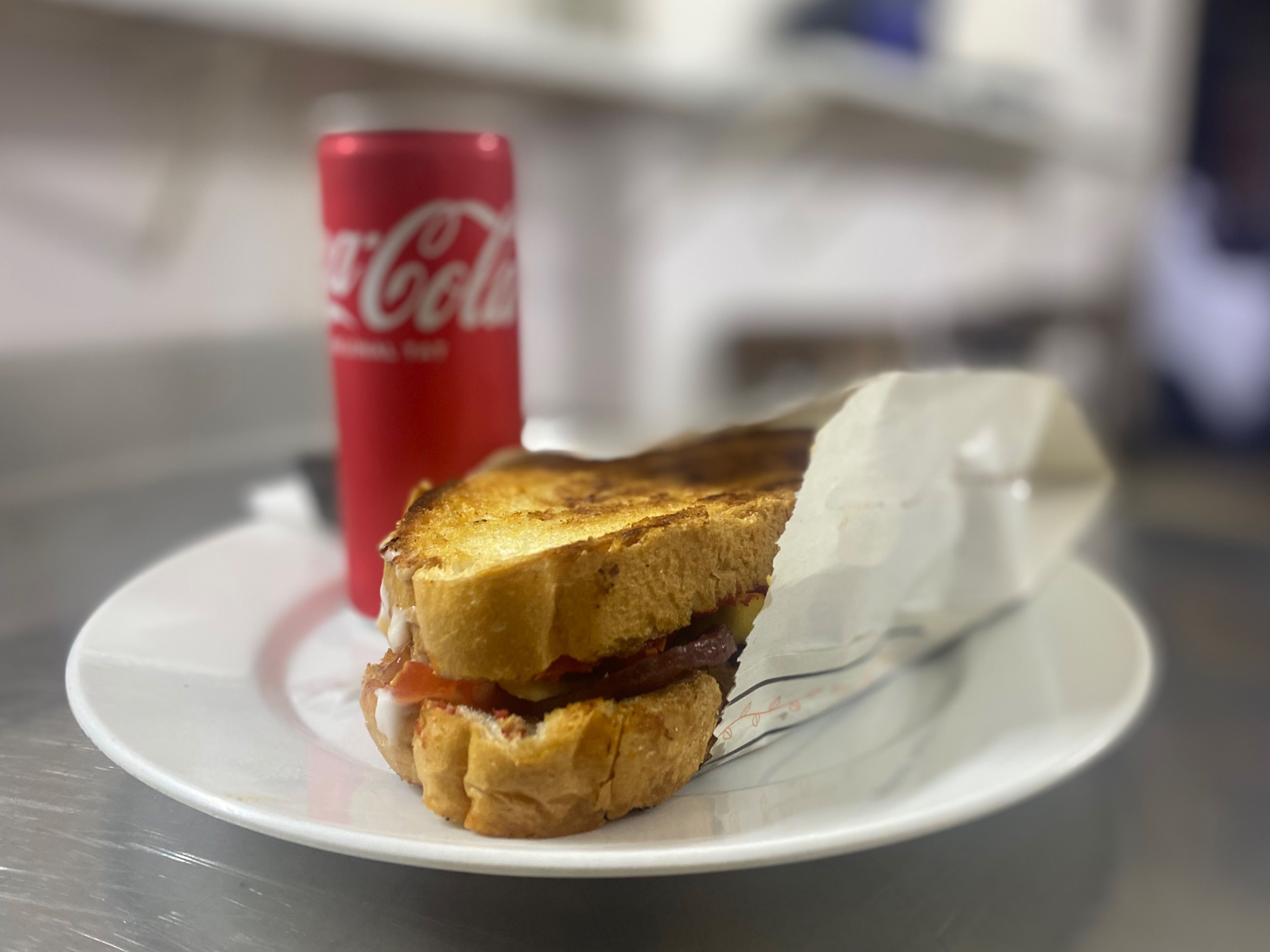 Ferroo Special Ayvalık Tost Menü