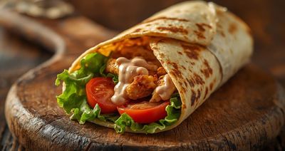 Üç Çeyrek Ekmek Arası Tavuk Döner