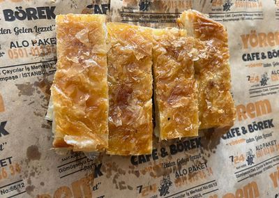 Küt Böreği (4 dilim)