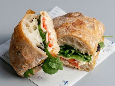 Ekşi Mayalı Ciabbata Saganaki