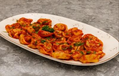 Acılı Antri̇kotlu Tortelloni
