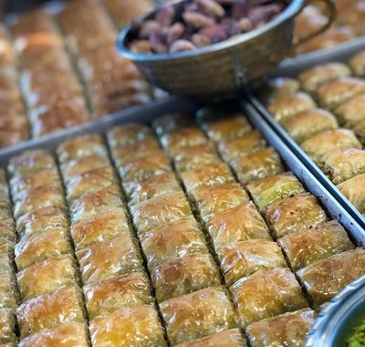 Saray Özel Baklava
