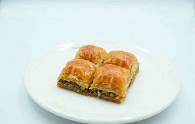 Cevizli Baklava (4 Adet)