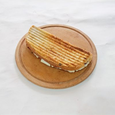 Sucuklu Kaşarlı Tost