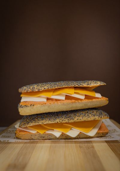 Üç Peynirli Sandviç