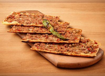 Bıçak Arası (Kuşbaşılı Pide)