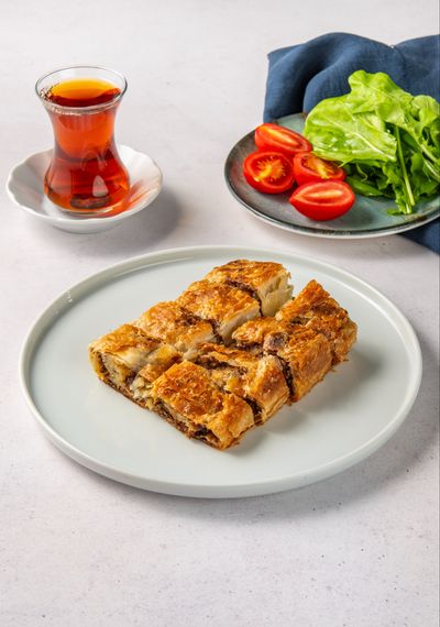 Kıymalı Sarıyer Böreği (250 G.)