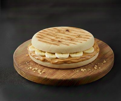 Yer Fıstıklı Muzlu Bazlama Tost