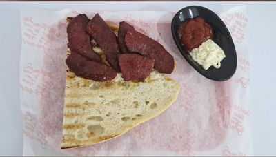 Yarım Ekmek Arası Sucuk